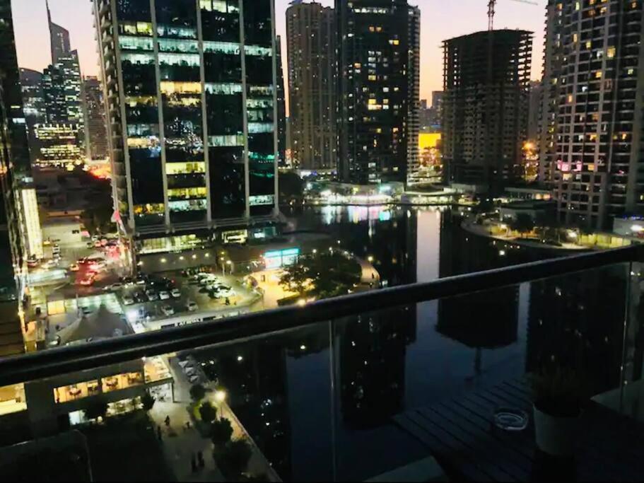 Luxury Modern Studio In Jlt With Amazing View & Rooftop Pool - Sleeps 3 ドバイ エクステリア 写真